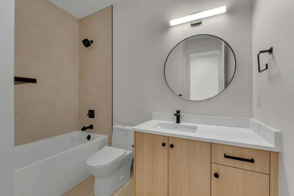 99 South Shore Road Chestermere AB T1X 3G2