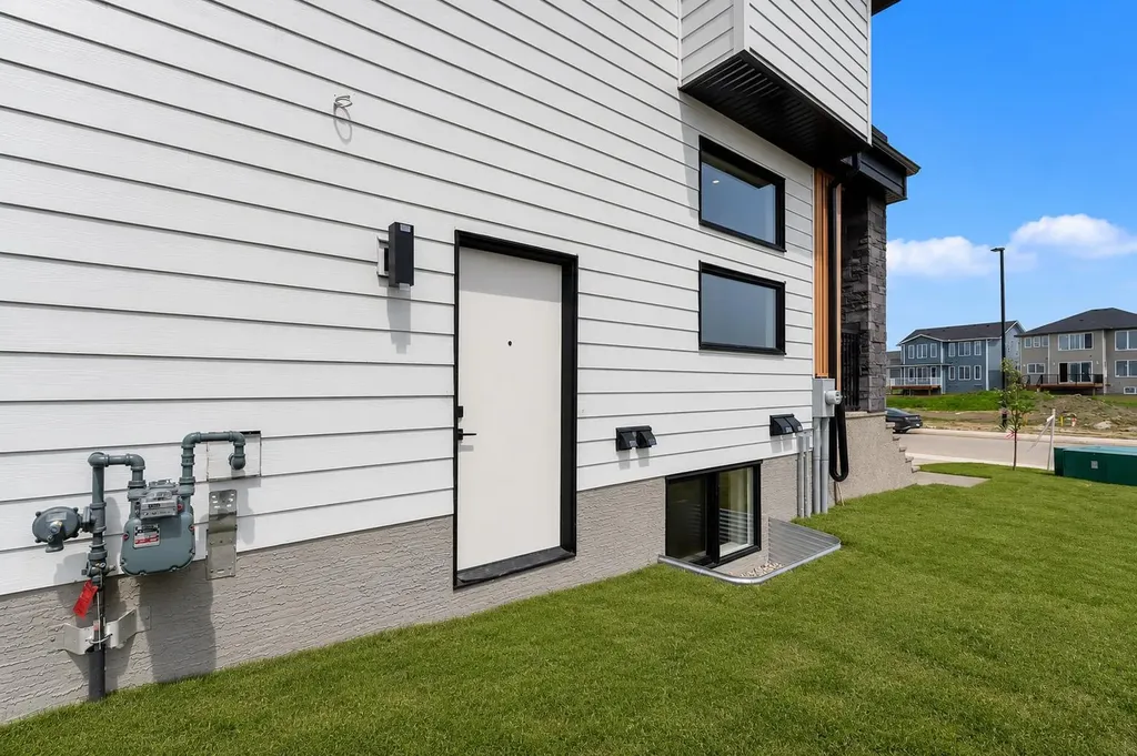 99 South Shore Road Chestermere AB T1X 3G2