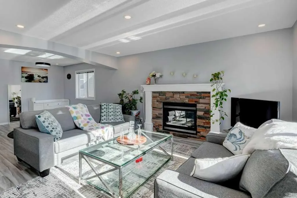 169 Evanscreek Court NW Calgary AB T3P1H4