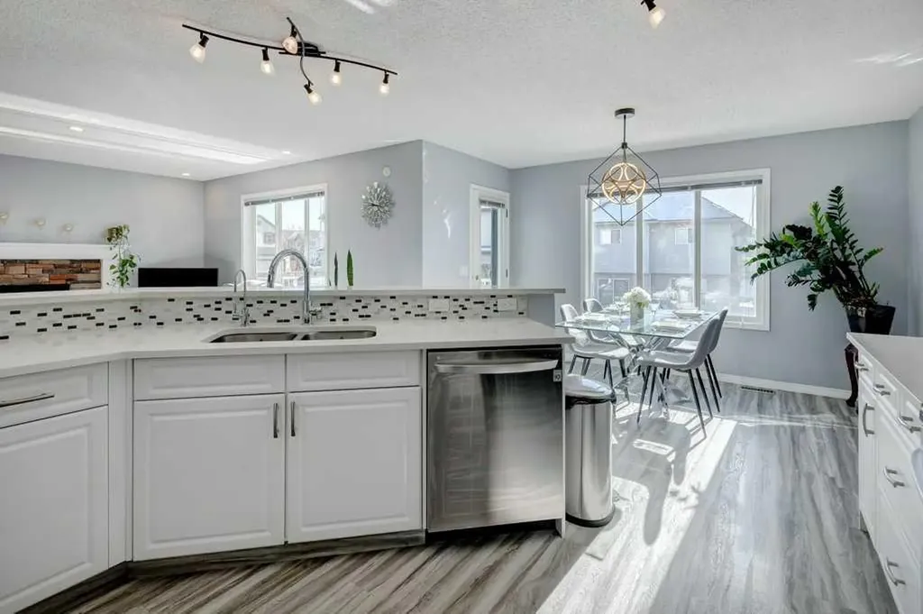 169 Evanscreek Court NW Calgary AB T3P1H4