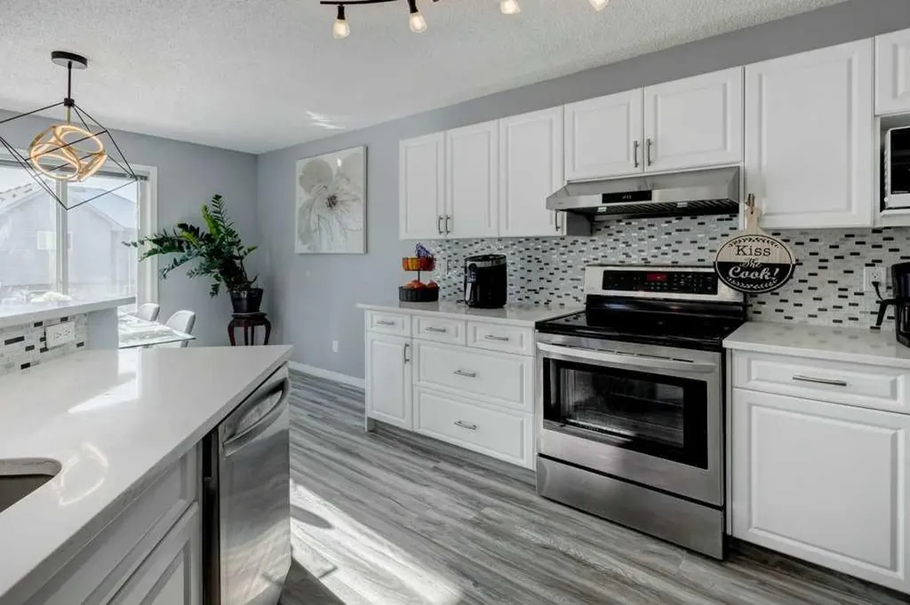 169 Evanscreek Court NW Calgary AB T3P1H4