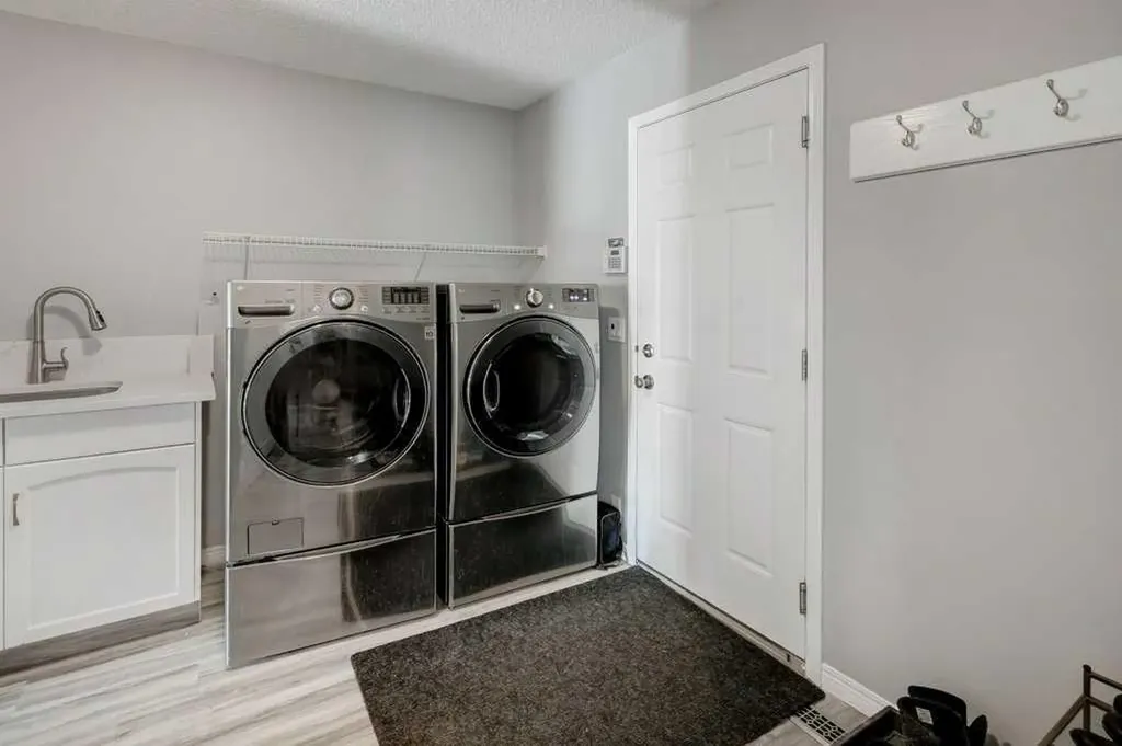 169 Evanscreek Court NW Calgary AB T3P1H4