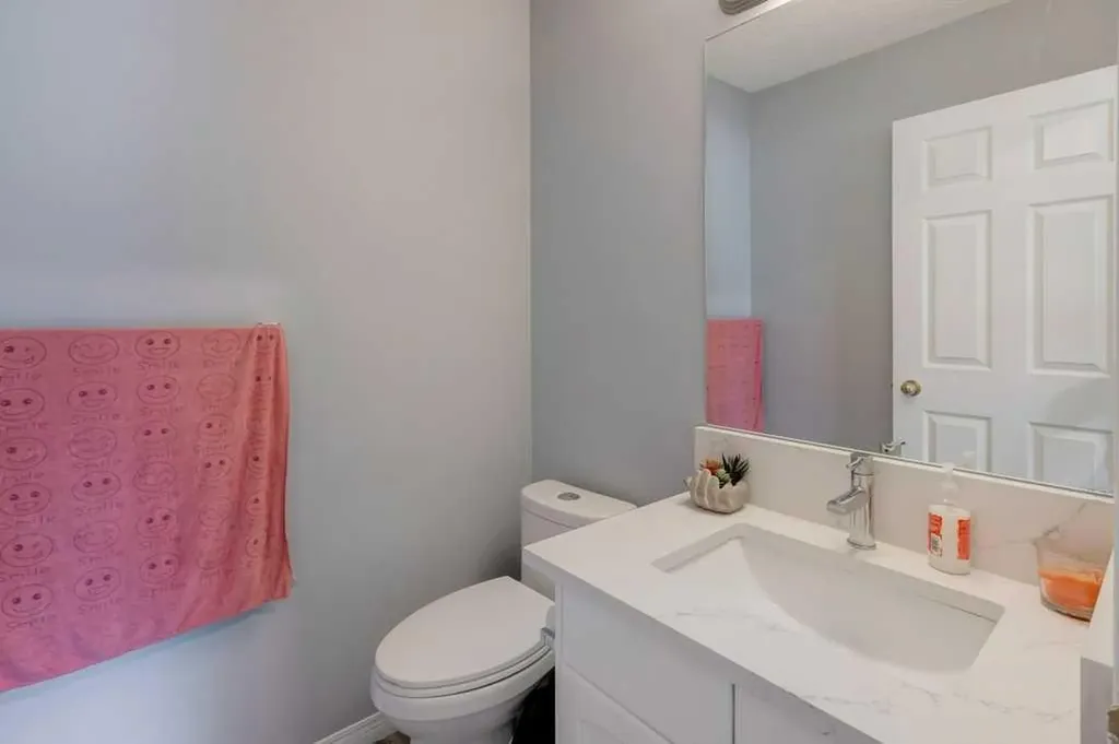 169 Evanscreek Court NW Calgary AB T3P1H4