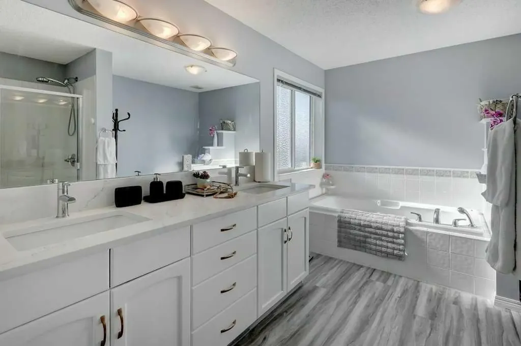 169 Evanscreek Court NW Calgary AB T3P1H4