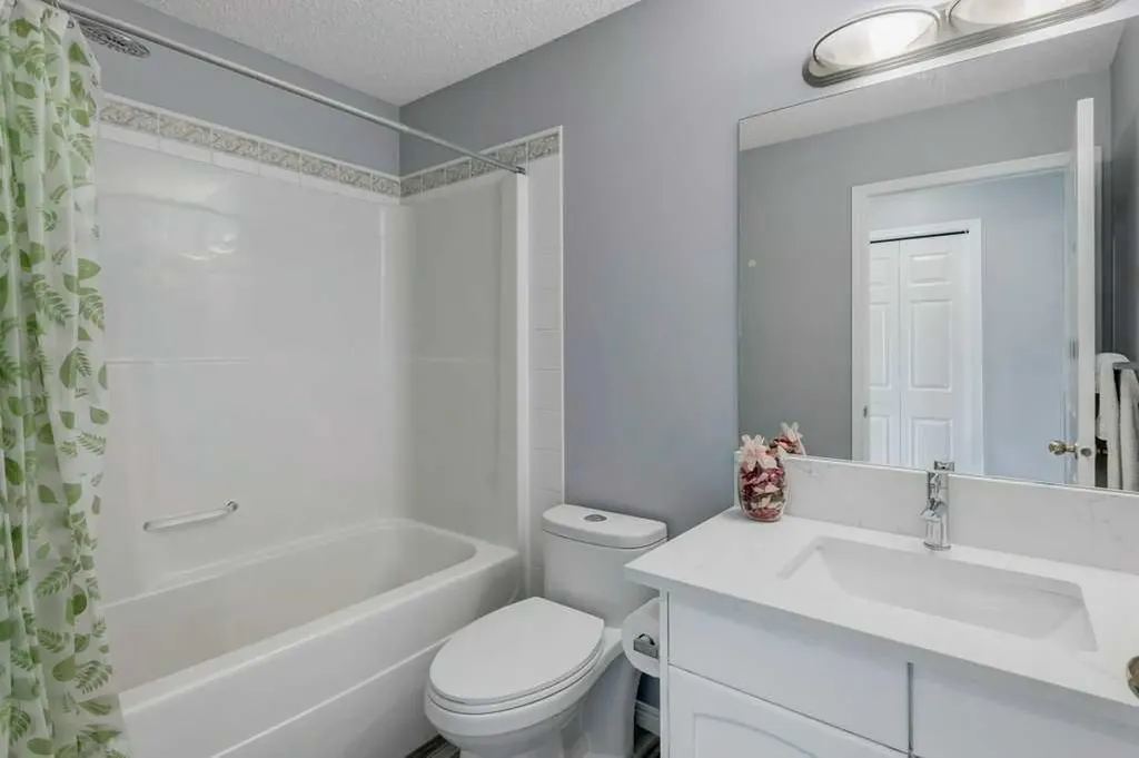 169 Evanscreek Court NW Calgary AB T3P1H4
