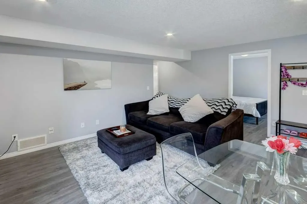 169 Evanscreek Court NW Calgary AB T3P1H4