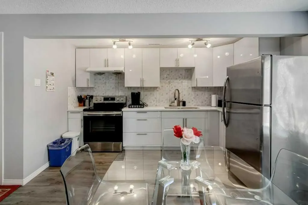 169 Evanscreek Court NW Calgary AB T3P1H4