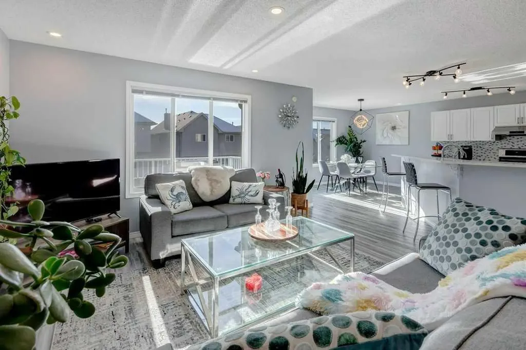 169 Evanscreek Court NW Calgary AB T3P1H4
