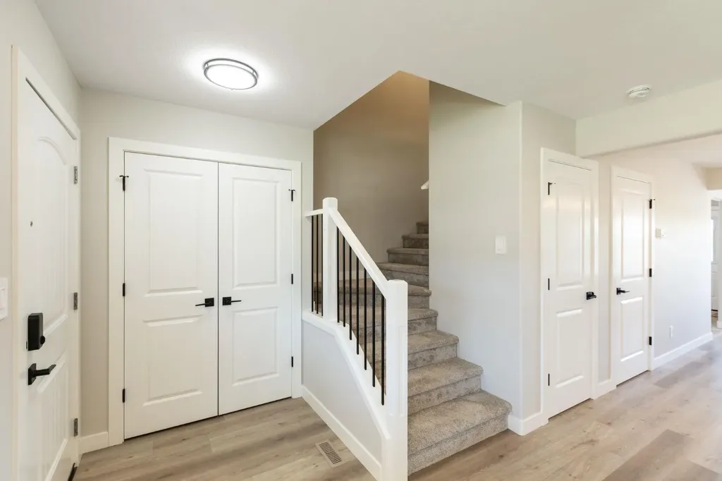 250 Halifax Close Penhold AB T0M 1R0