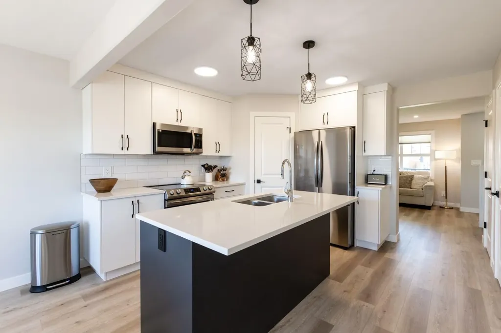 250 Halifax Close Penhold AB T0M 1R0