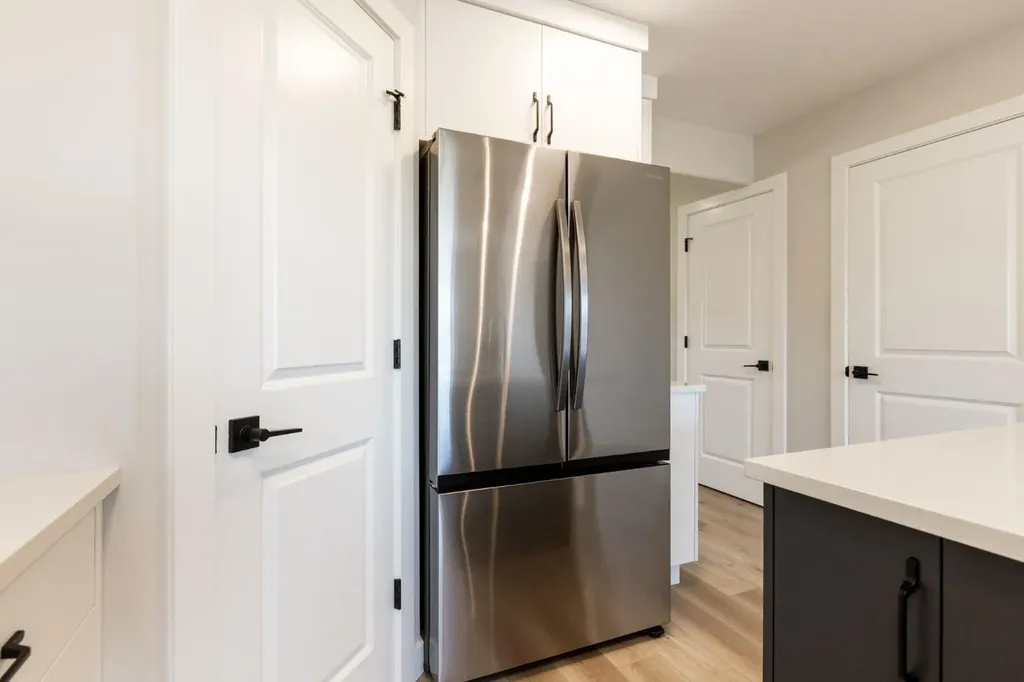 250 Halifax Close Penhold AB T0M 1R0