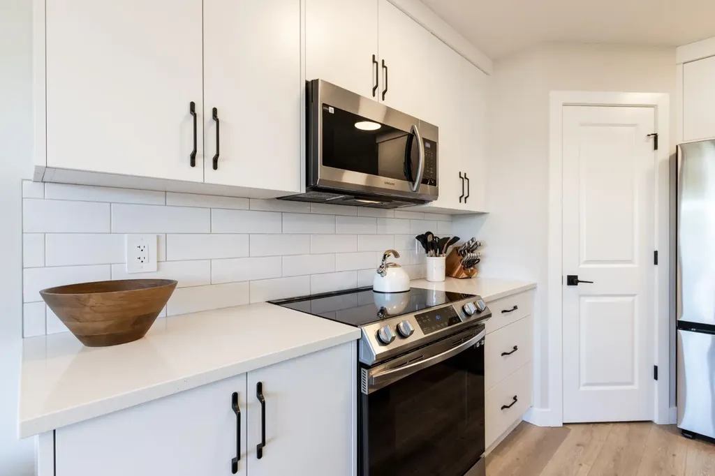 250 Halifax Close Penhold AB T0M 1R0