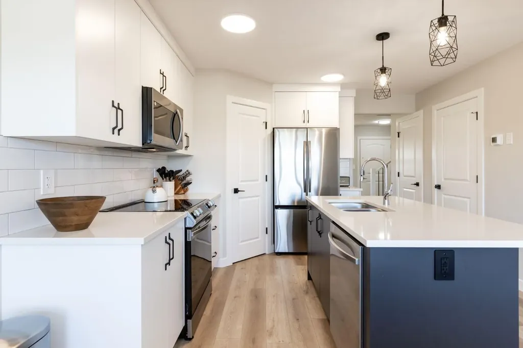 250 Halifax Close Penhold AB T0M 1R0