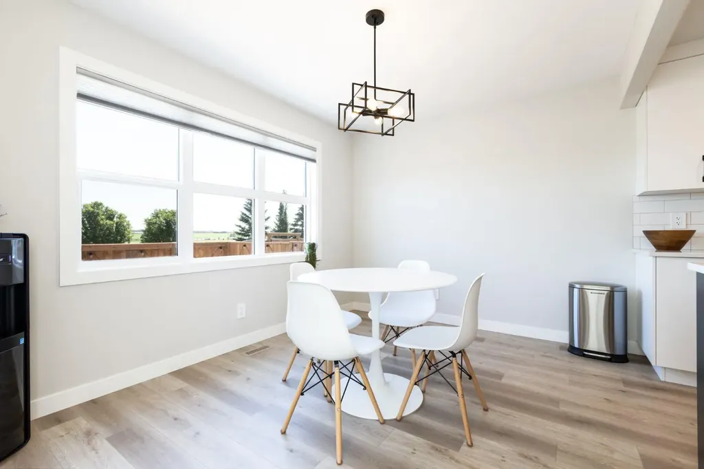 250 Halifax Close Penhold AB T0M 1R0