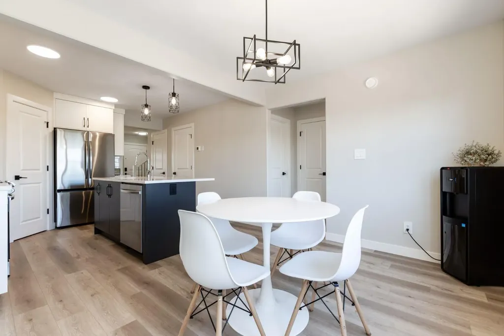 250 Halifax Close Penhold AB T0M 1R0