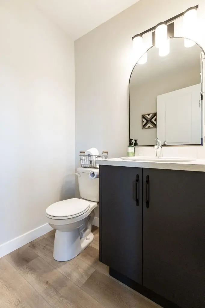 250 Halifax Close Penhold AB T0M 1R0