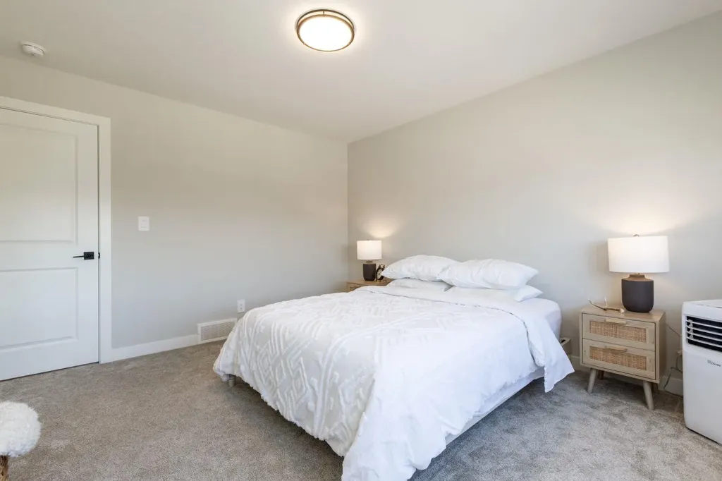 250 Halifax Close Penhold AB T0M 1R0