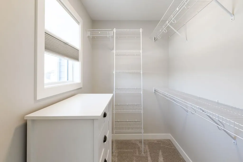 250 Halifax Close Penhold AB T0M 1R0