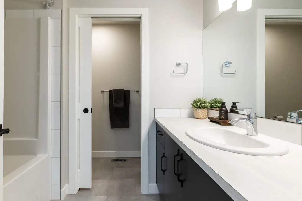 250 Halifax Close Penhold AB T0M 1R0