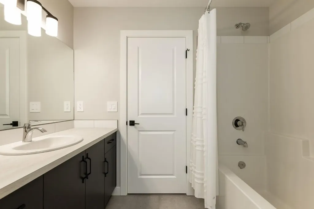 250 Halifax Close Penhold AB T0M 1R0