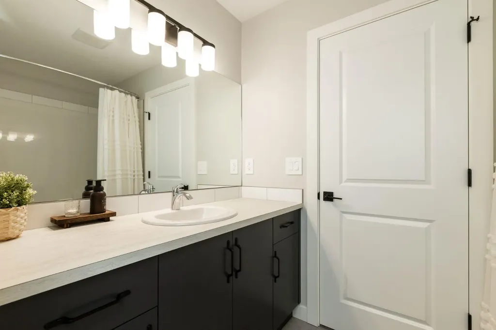 250 Halifax Close Penhold AB T0M 1R0