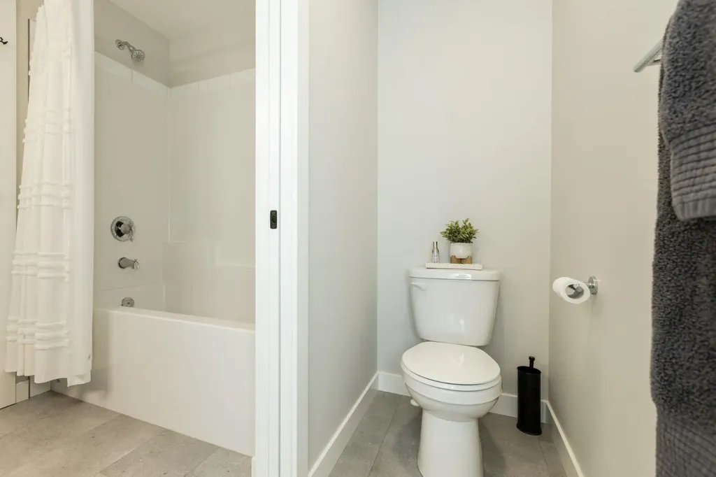 250 Halifax Close Penhold AB T0M 1R0