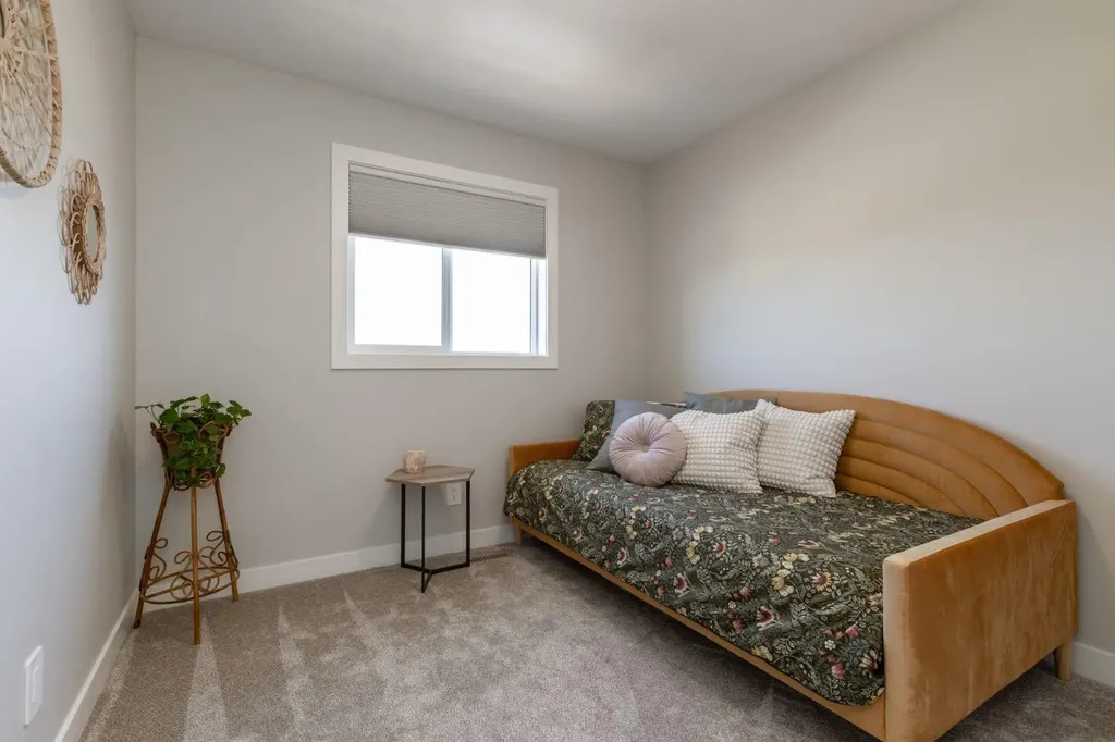 250 Halifax Close Penhold AB T0M 1R0