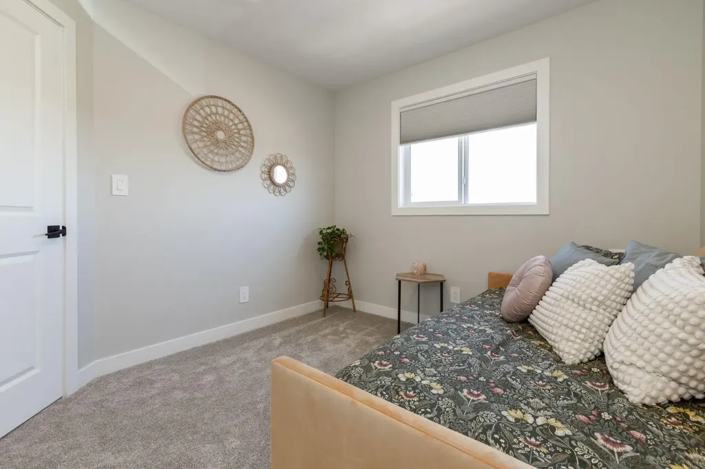 250 Halifax Close Penhold AB T0M 1R0