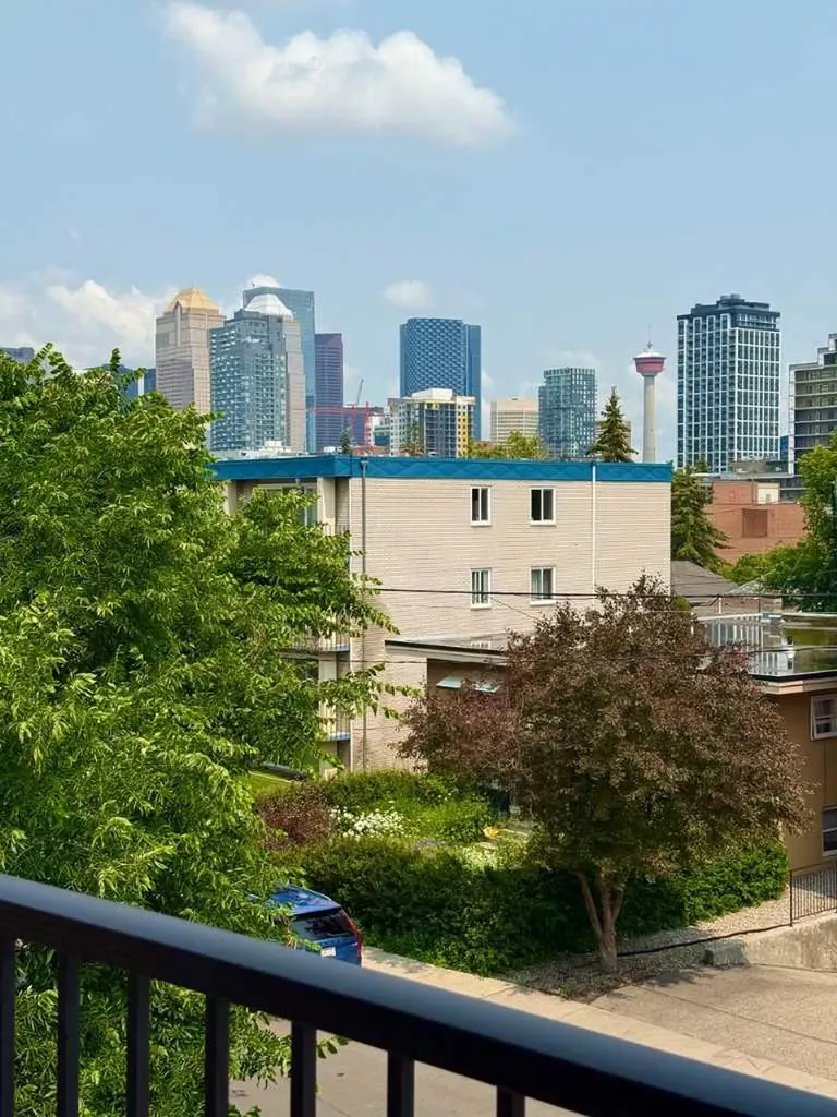 808 Royal Avenue SW Calgary AB T2T 0L3
