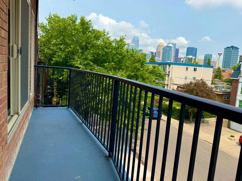 808 Royal Avenue SW Calgary AB T2T 0L3