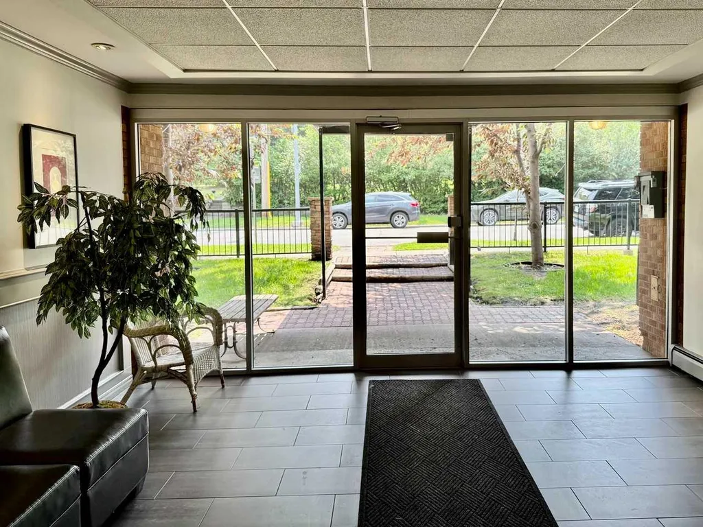 808 Royal Avenue SW Calgary AB T2T 0L3