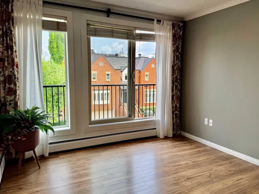 808 Royal Avenue SW Calgary AB T2T 0L3