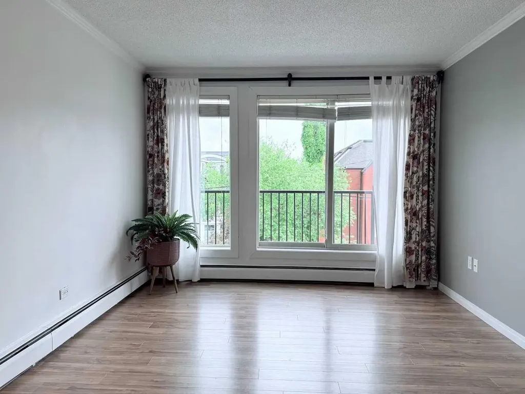 808 Royal Avenue SW Calgary AB T2T 0L3