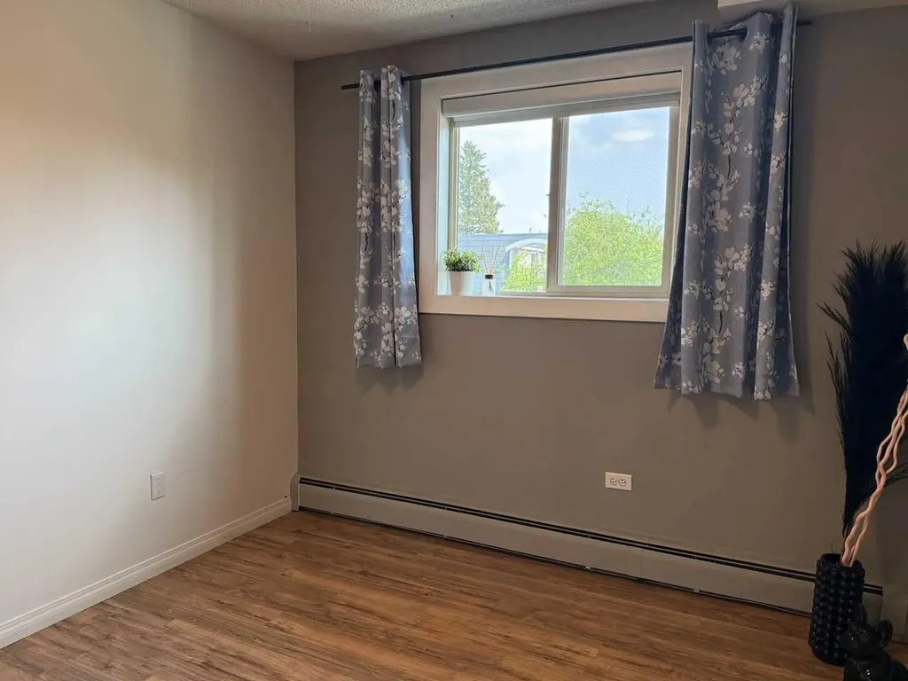 808 Royal Avenue SW Calgary AB T2T 0L3