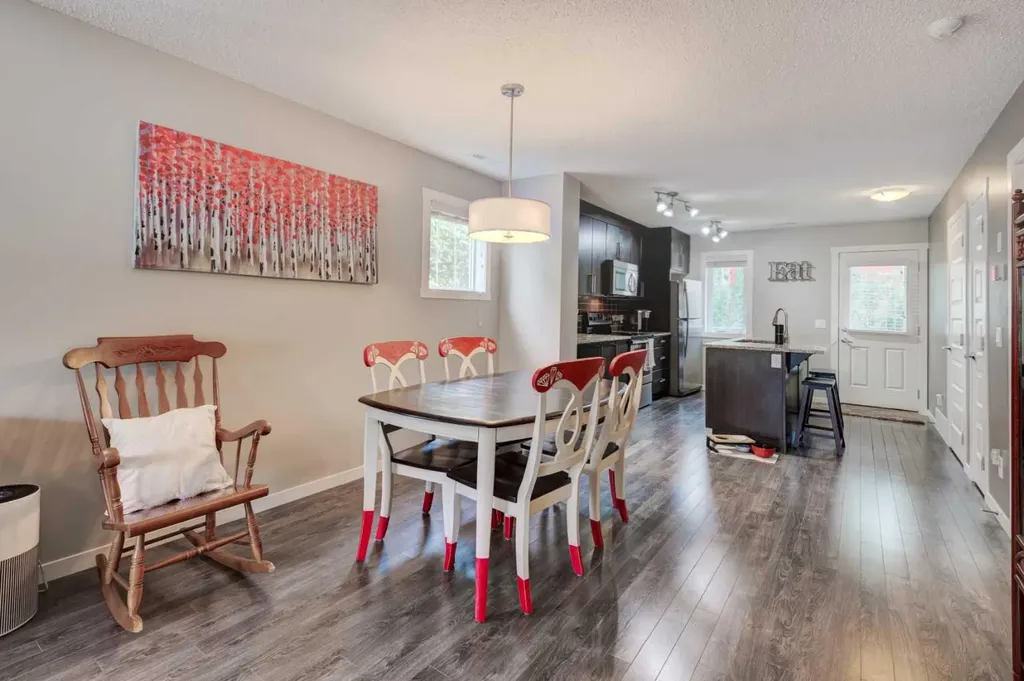 532 Mckenzie Towne Close SE Calgary AB T2Z 1A8