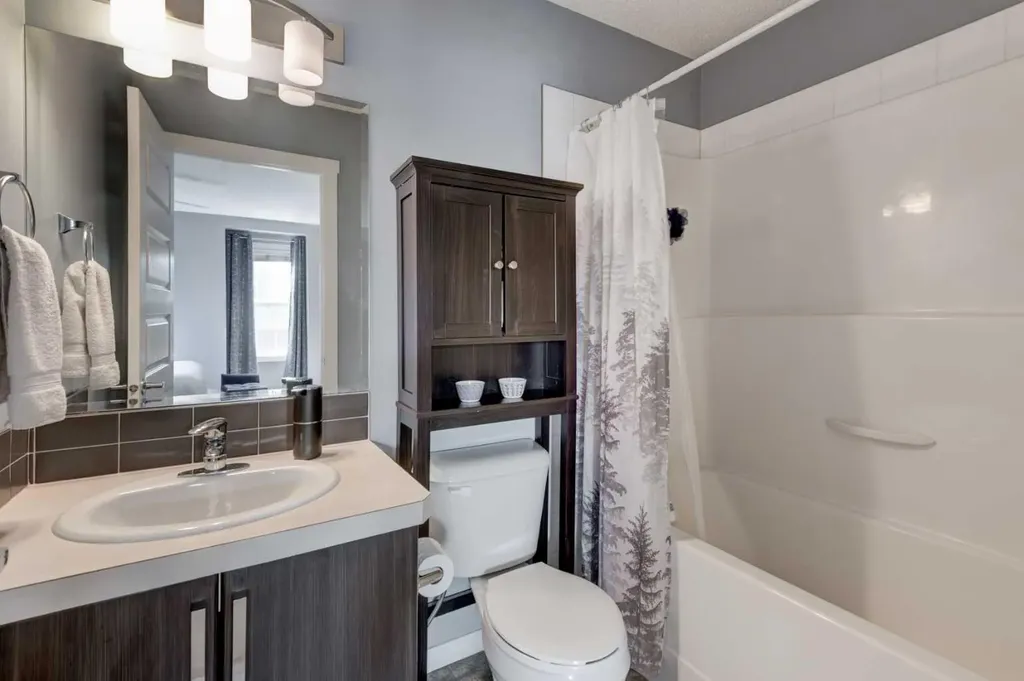 532 Mckenzie Towne Close SE Calgary AB T2Z 1A8