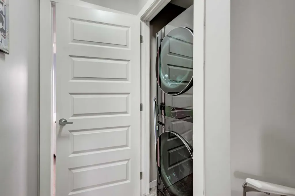 532 Mckenzie Towne Close SE Calgary AB T2Z 1A8