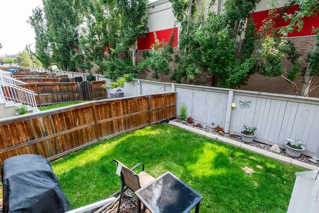 532 Mckenzie Towne Close SE Calgary AB T2Z 1A8