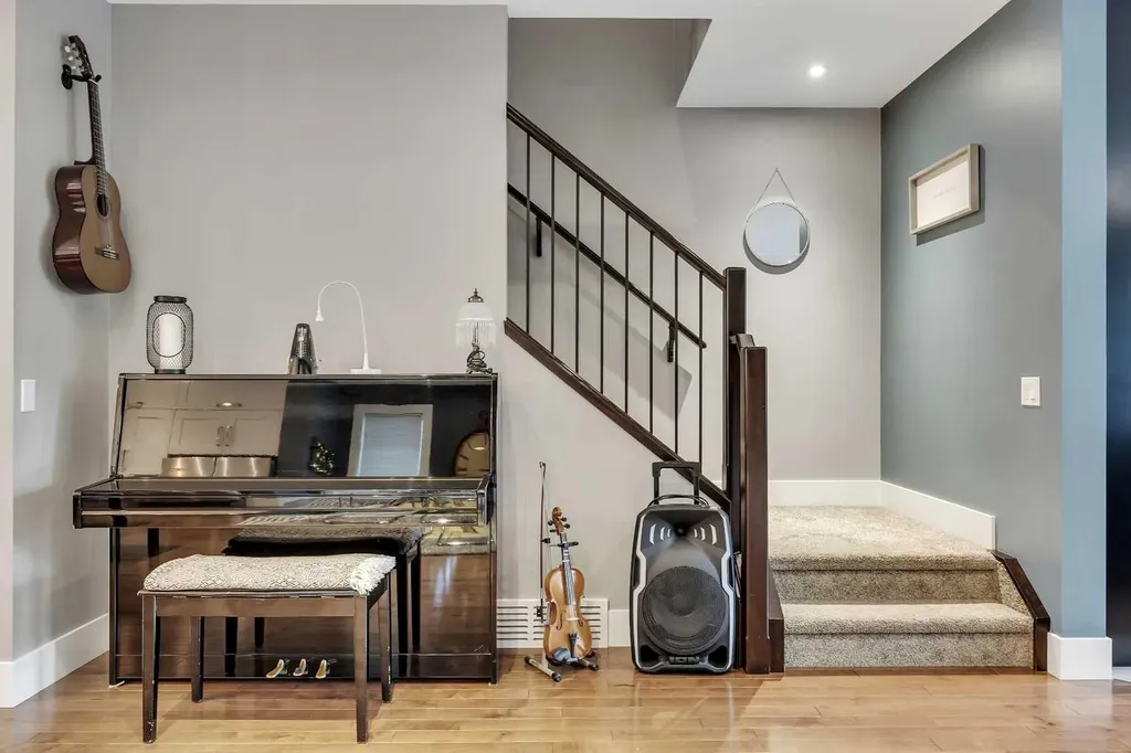 444 25 Avenue NW Calgary AB T2M 2A7