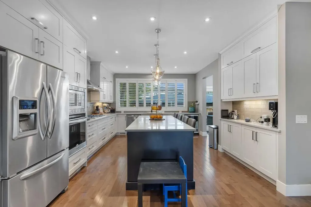 444 25 Avenue NW Calgary AB T2M 2A7