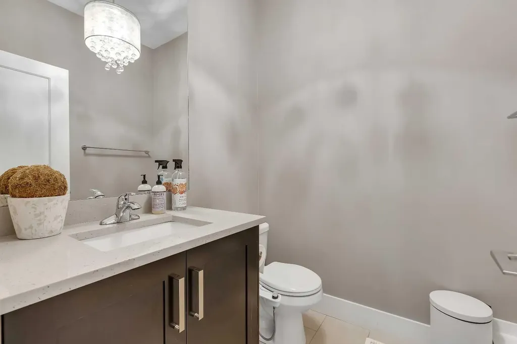 444 25 Avenue NW Calgary AB T2M 2A7