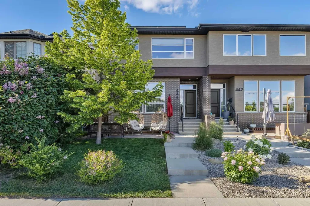 444 25 Avenue NW Calgary AB T2M 2A7