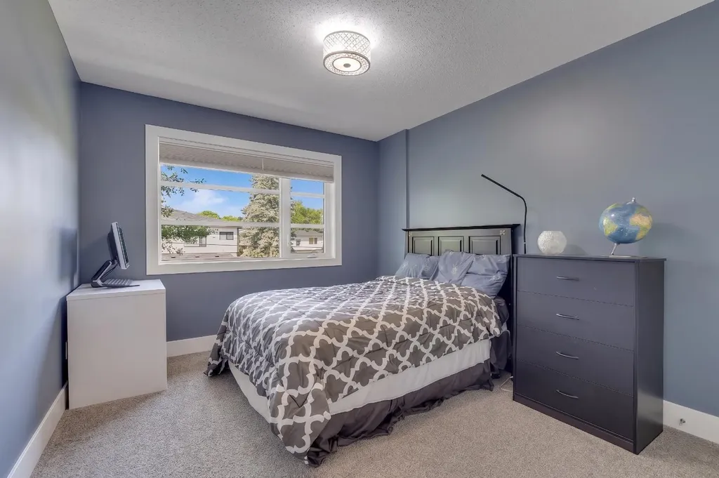 444 25 Avenue NW Calgary AB T2M 2A7