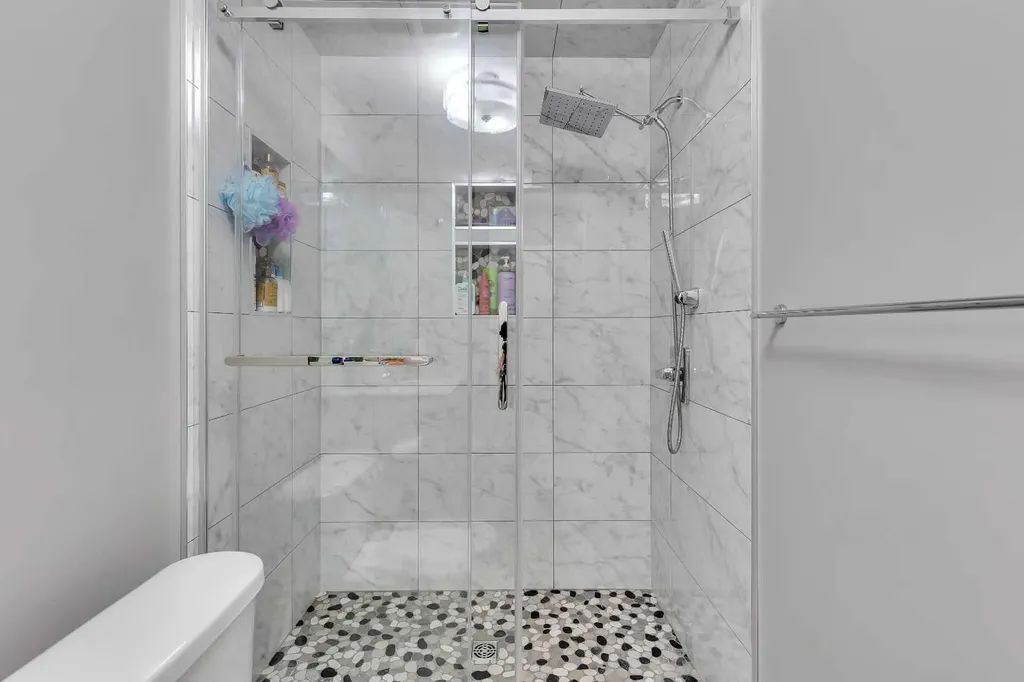 444 25 Avenue NW Calgary AB T2M 2A7
