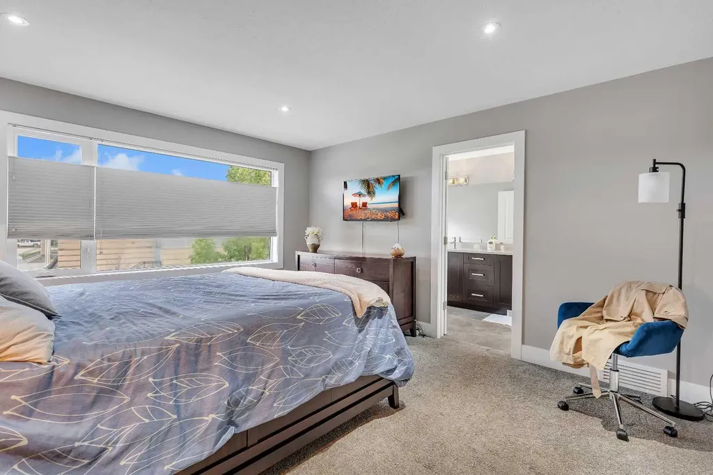 444 25 Avenue NW Calgary AB T2M 2A7
