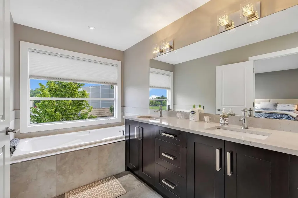 444 25 Avenue NW Calgary AB T2M 2A7