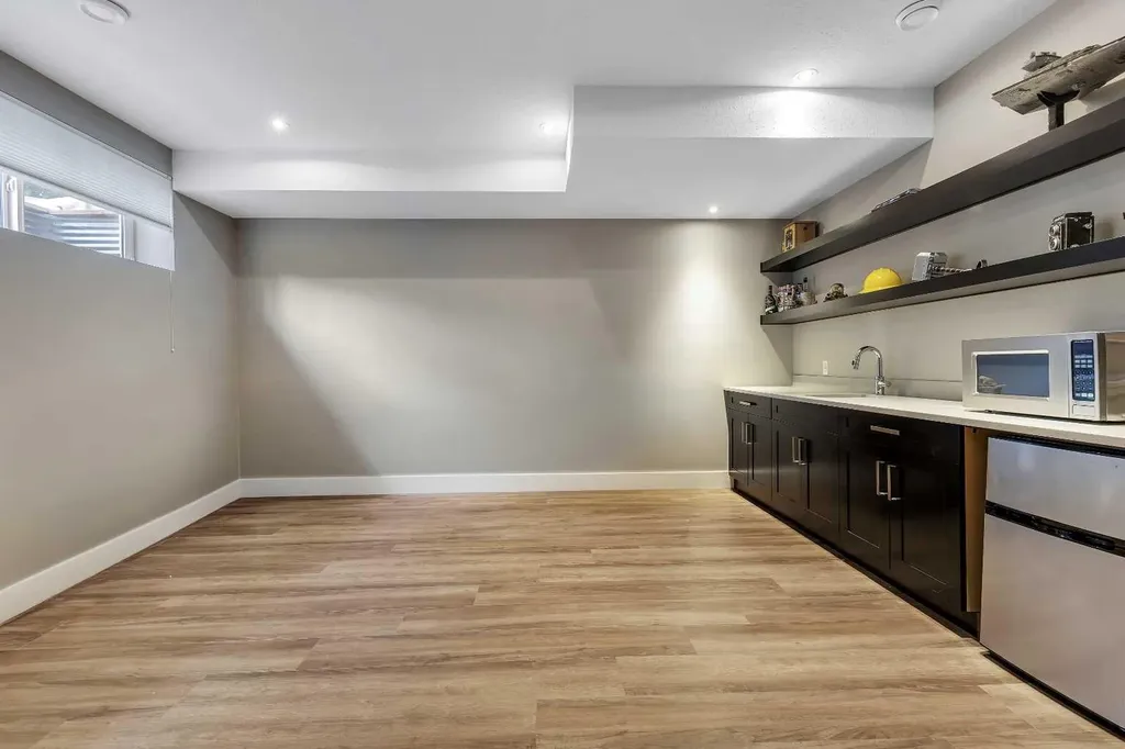 444 25 Avenue NW Calgary AB T2M 2A7