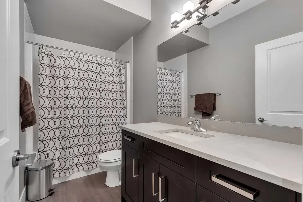 444 25 Avenue NW Calgary AB T2M 2A7