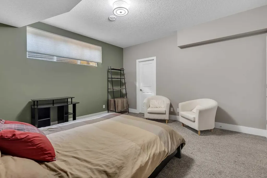 444 25 Avenue NW Calgary AB T2M 2A7
