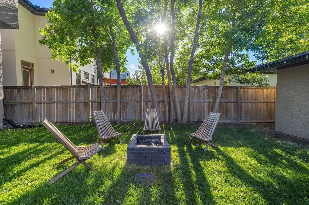 444 25 Avenue NW Calgary AB T2M 2A7